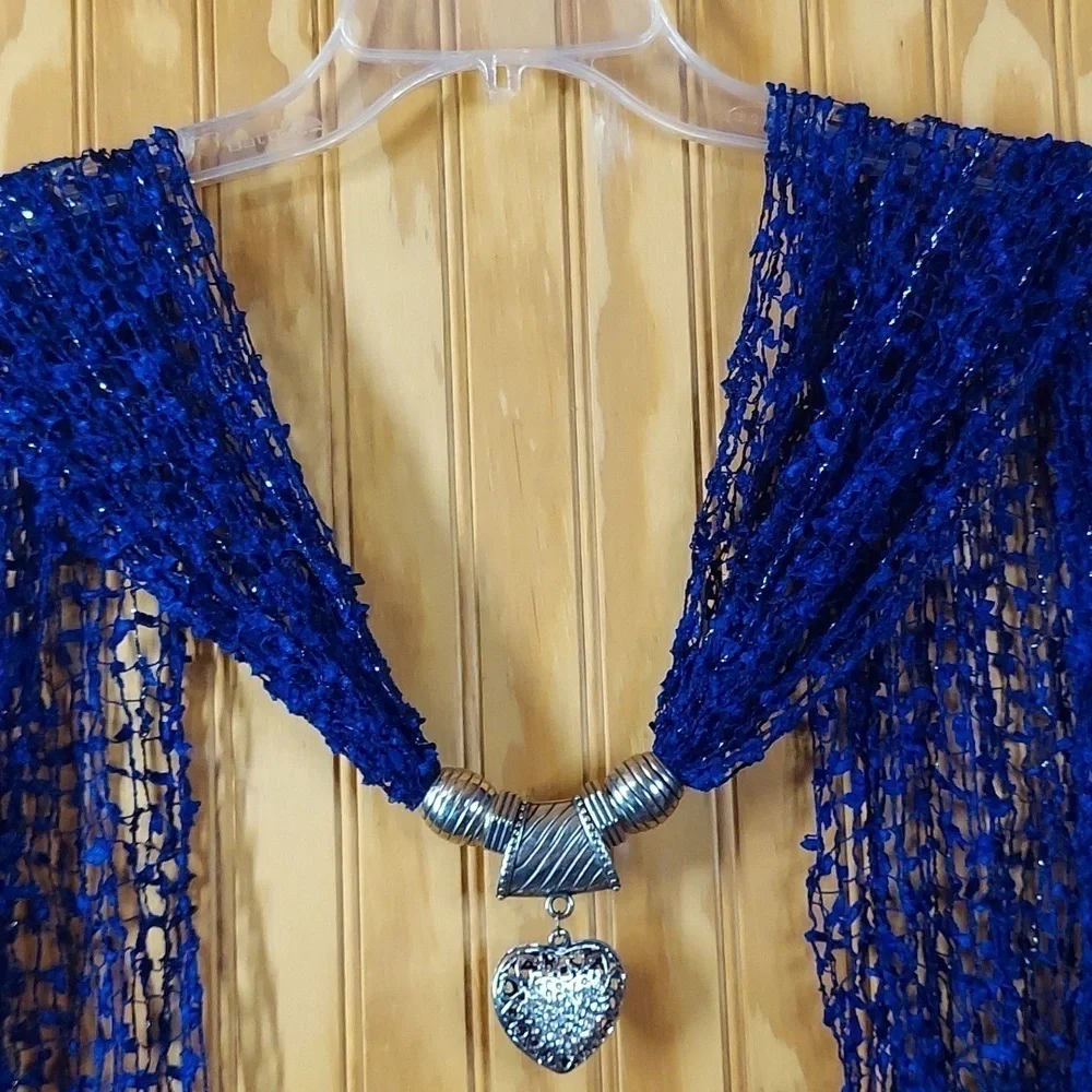 Scarf, belt